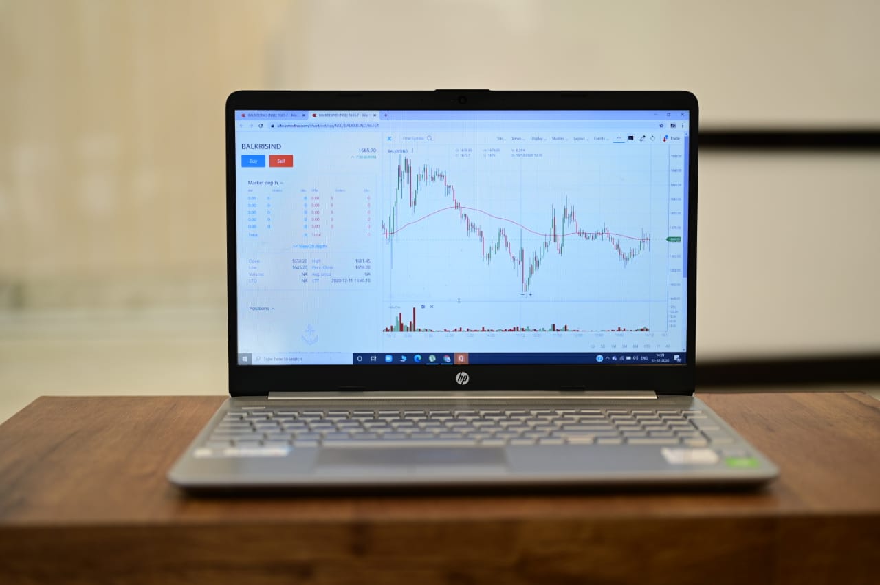 Pravidelné investice loni posílily o 28 %. Proč to funguje i bez velkého vkladu